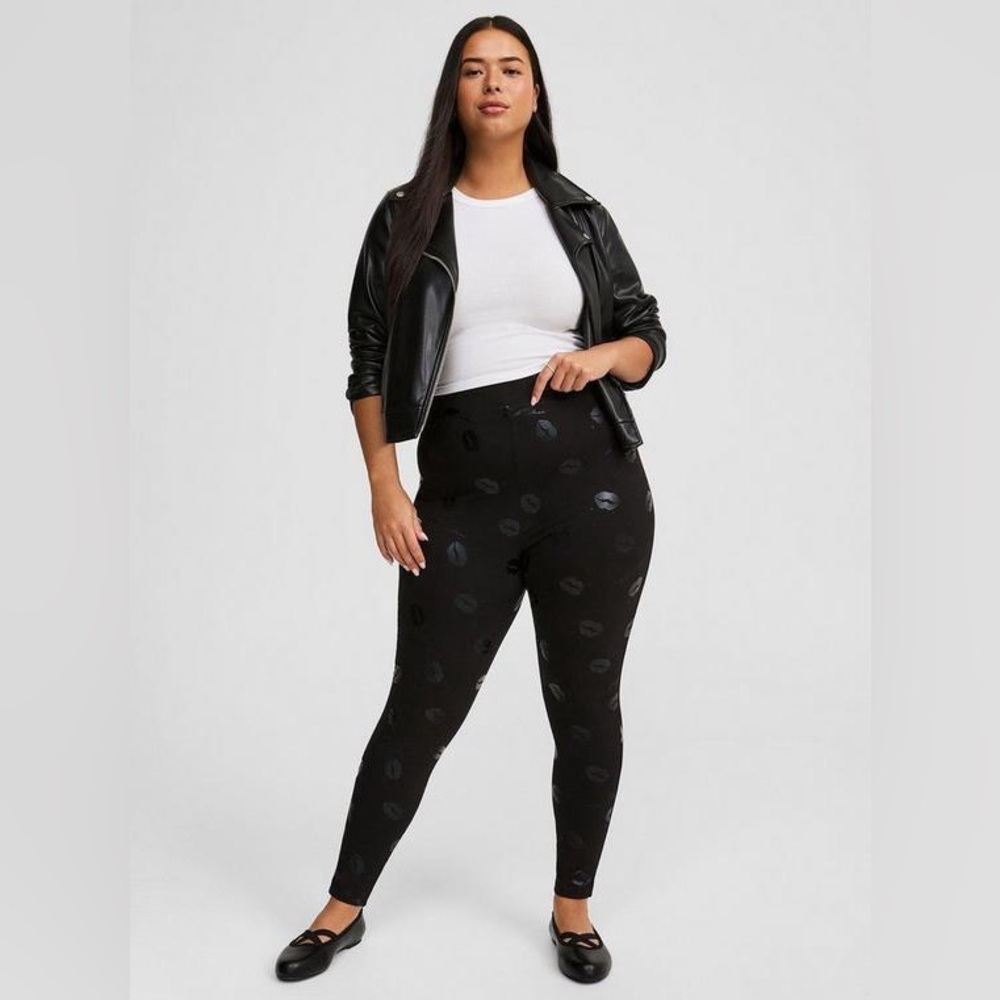 Torrid x Marilyn Monroe 2X (18-20) kisses full length legging - Picture 1 of 5